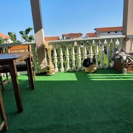 Appartement Three Bedroom Between Trogir And Split *
