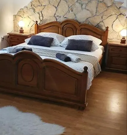 Three Bedroom Between Trogir And Split Appartement *