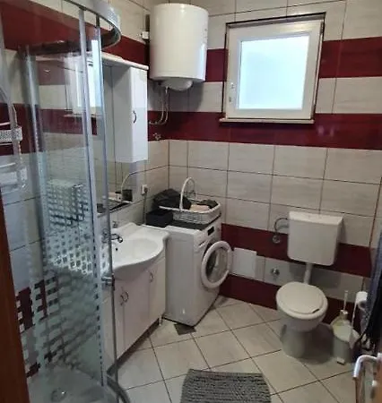 Three Bedroom Between Trogir And Split Appartement
