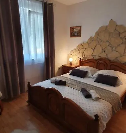 Three Bedroom Between Trogir And Split
