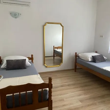 Appartement Three Bedroom Between Trogir And Split