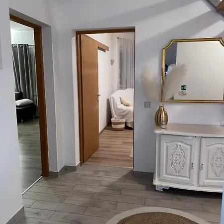 Appartement Three Bedroom Between Trogir And Split